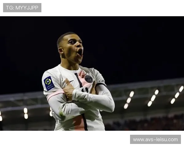 姆巴佩离队后巴黎锋线调整，新援尚未完全填补空缺