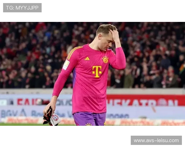 39岁诺伊尔伤退瞬间,老将坚持令人动容 39岁诺伊尔伤退瞬间,老将坚持令人动容