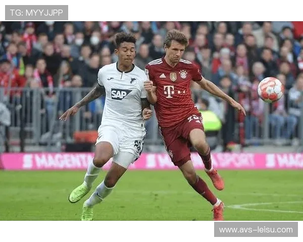 奥格斯堡高位逼抢迎战云达不来梅，比赛开放程度受关注。